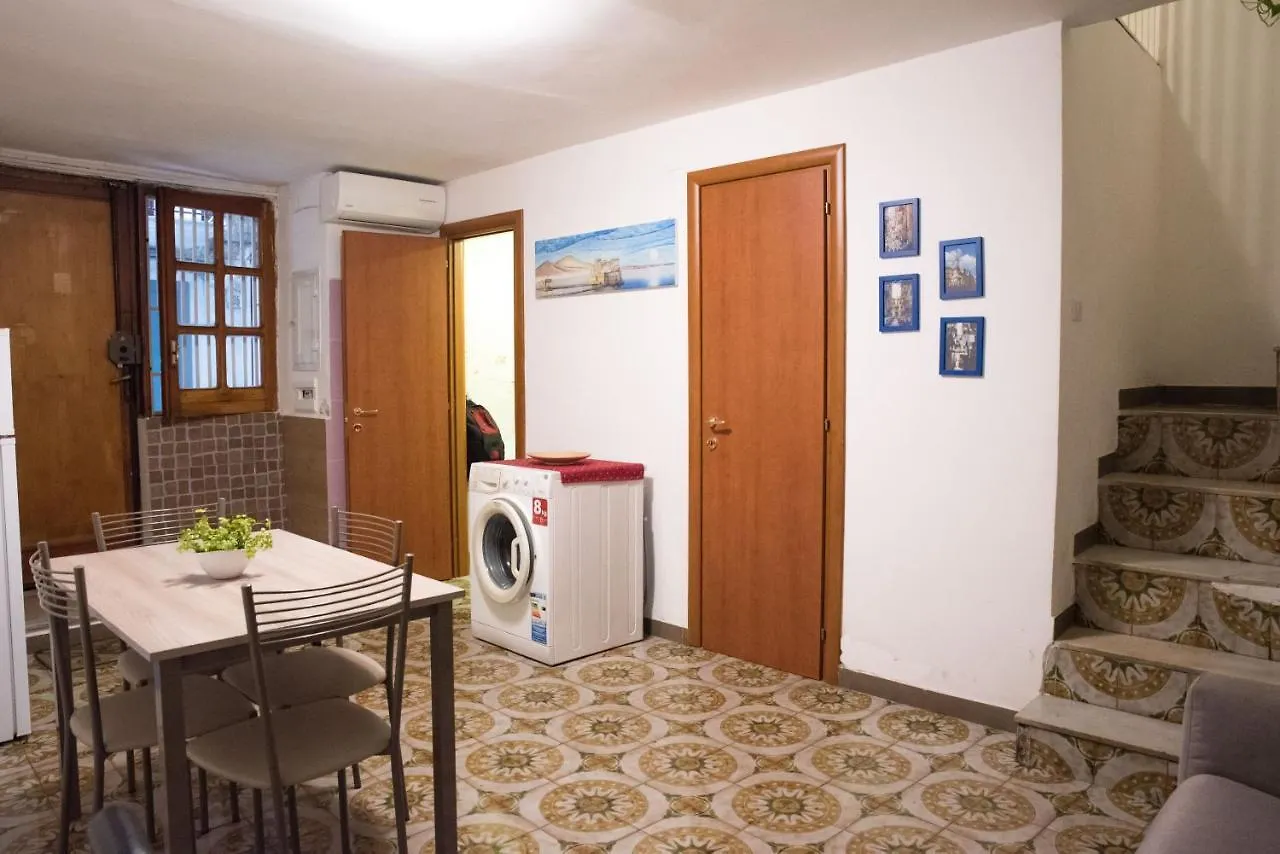 Vecchia Napoli - Quartieri Spagnoli 0*, 나폴리